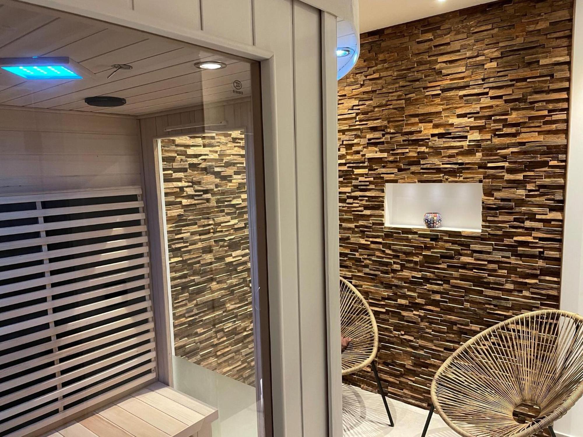 Villa Delightful Castle In Bastogne With Bubble Bath Exterior foto
