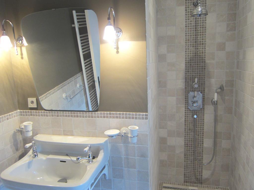 Villa Delightful Castle In Bastogne With Bubble Bath Exterior foto